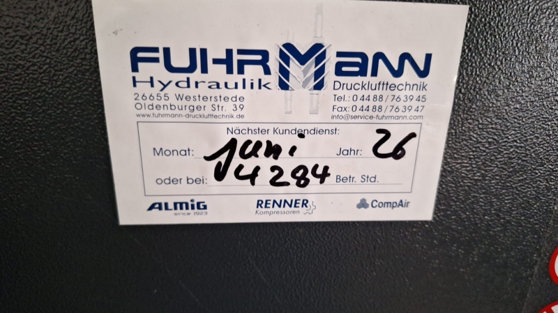 Schraubenkompressor mit Wasserabscheider u. Trockner