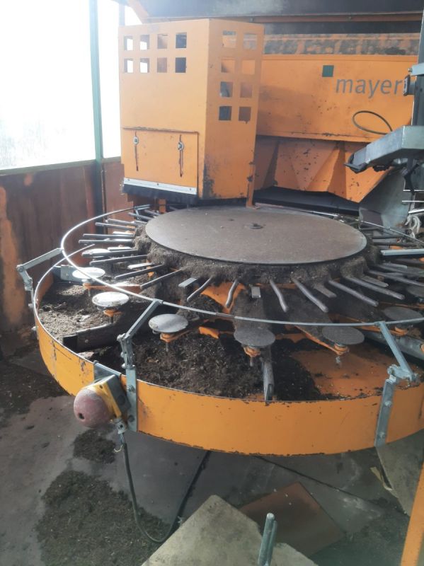 Mayer Topfmaschine auf dem Topfwagen