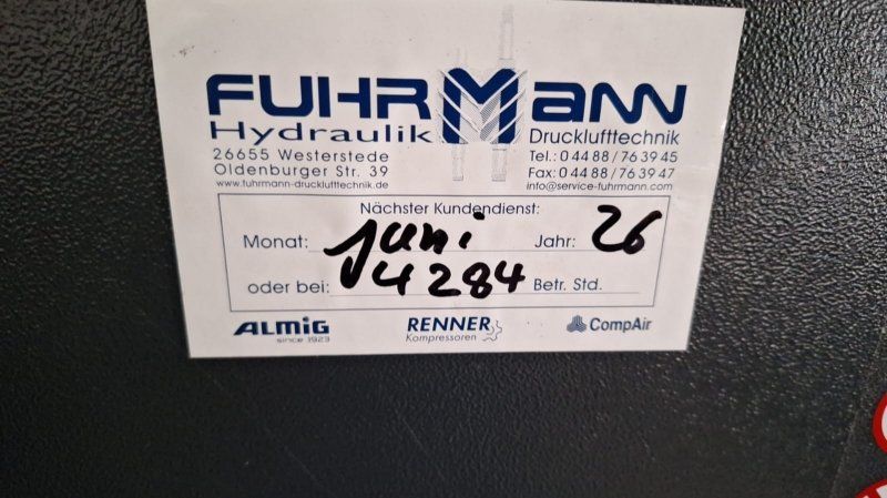 Schraubenkompressor mit Wasserabscheider u. Trockner