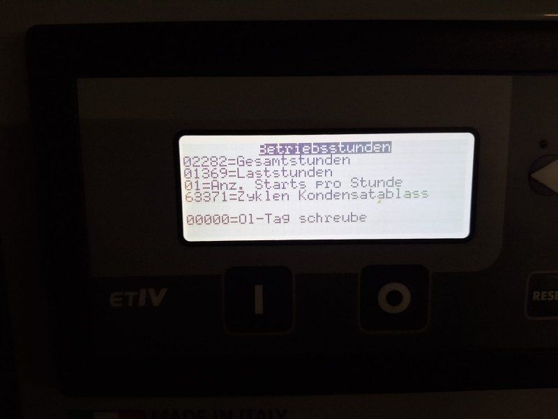 Schraubenkompressor mit Wasserabscheider u. Trockner