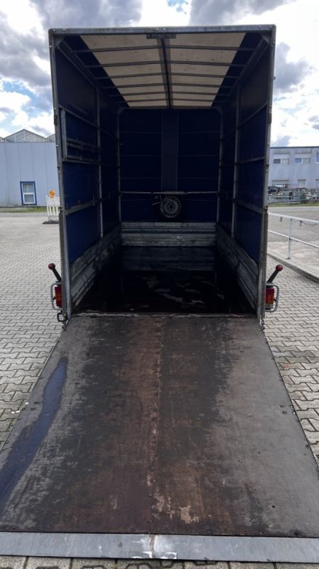 Anhänger für 9 Container